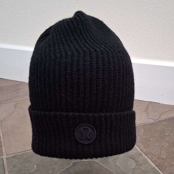lululemon athletica Accessories - Lululemon Black 100% Merino Wool Beanie Hat